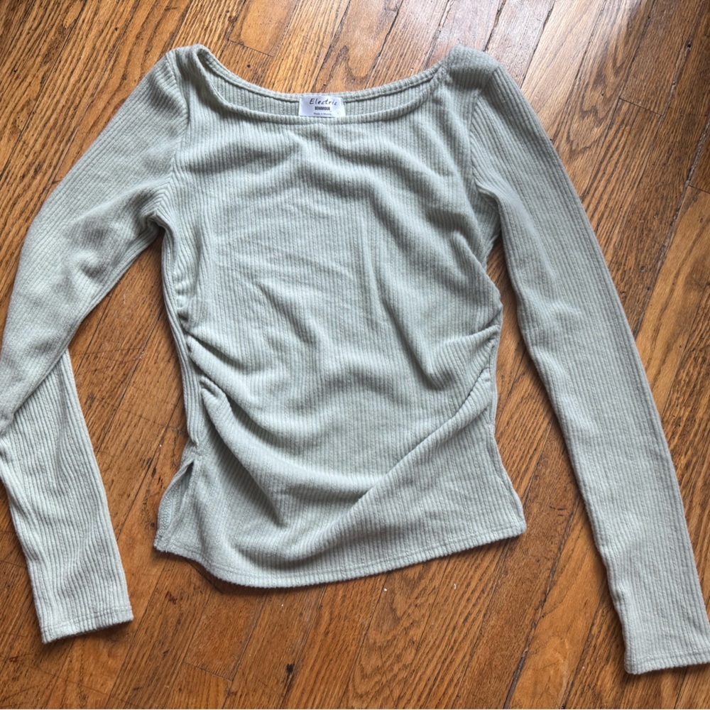 Elegant Ribbed Long Sleeve Top - Light Green